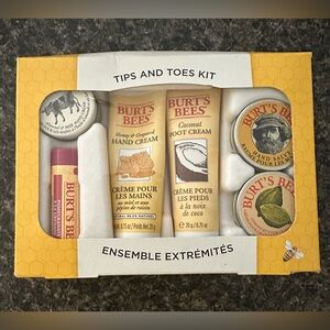 Burt’s Bees Tips and Toes Kit